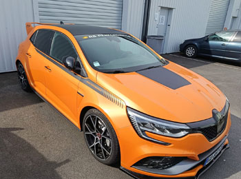 semi covering megane rs